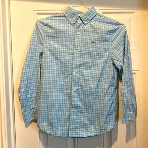 New Vineyard Vines boys Small performance button down
